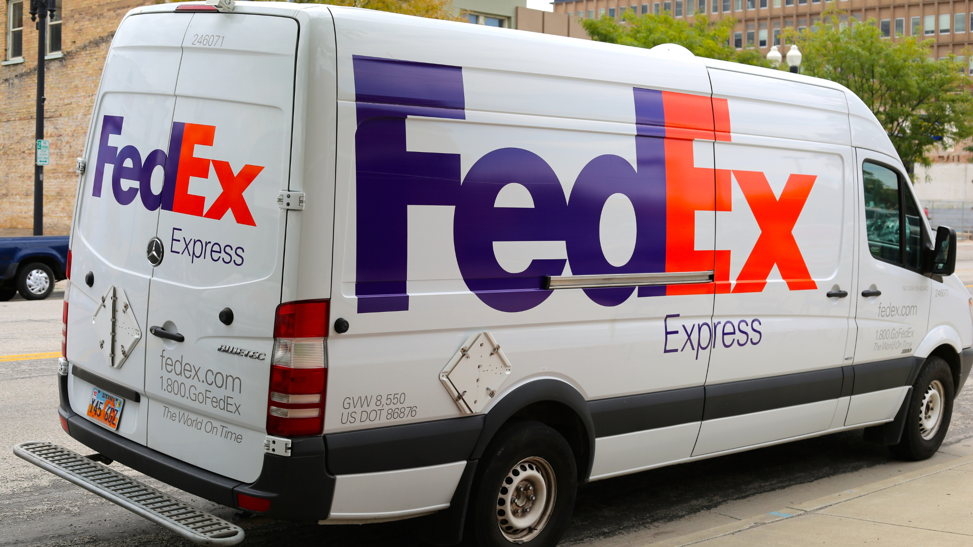 Pedestrian Dies After Being Hit by FedEx Truck in Northwest Atlanta